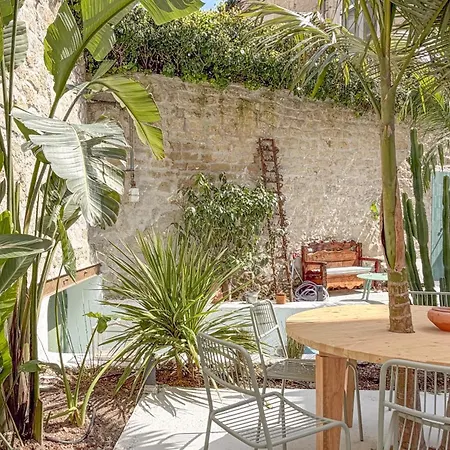 Osa - Stella - Garden With Bar * Nápoles